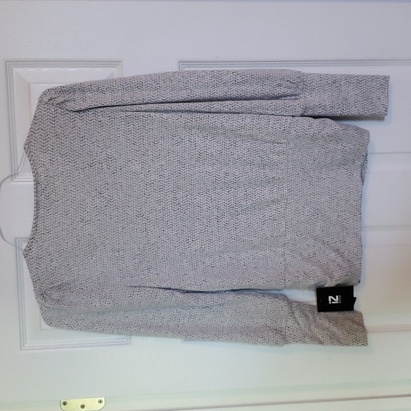 I Z byer, size Medium, light Grey top - Picture 2 of 4